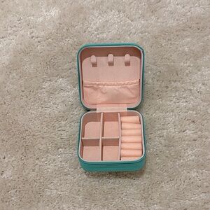 Compact Teal and Peach Jewelry Organizer